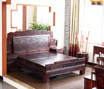 缅甸花梨大床 红木家具中的典雅之选